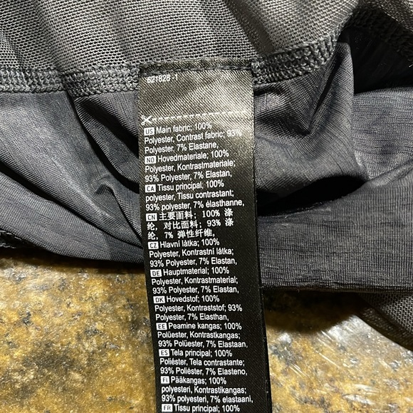 Kari Traa Marte Tank in beautiful grey mesh color size Large fits like medium - Picture 4 of 4